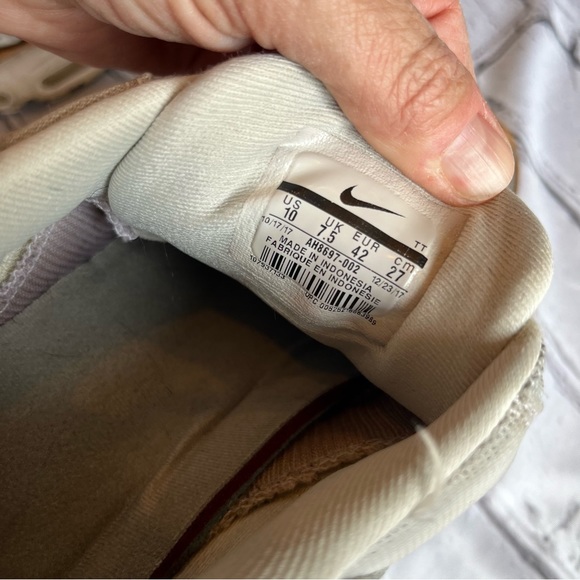 Nike Air Max 2017 Womens 10 Running Shoes Sneakers AH8697-002 - Picture 14 of 16